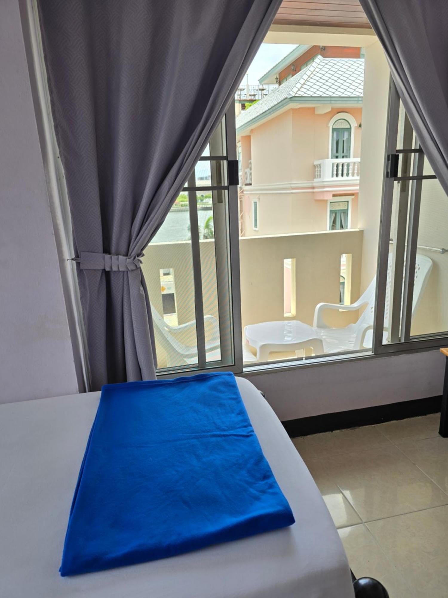 Bella Bella Riverview Bangkok Luaran gambar